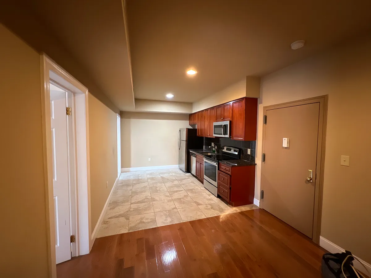 Building Photo - 921 Ridge Ave #2C