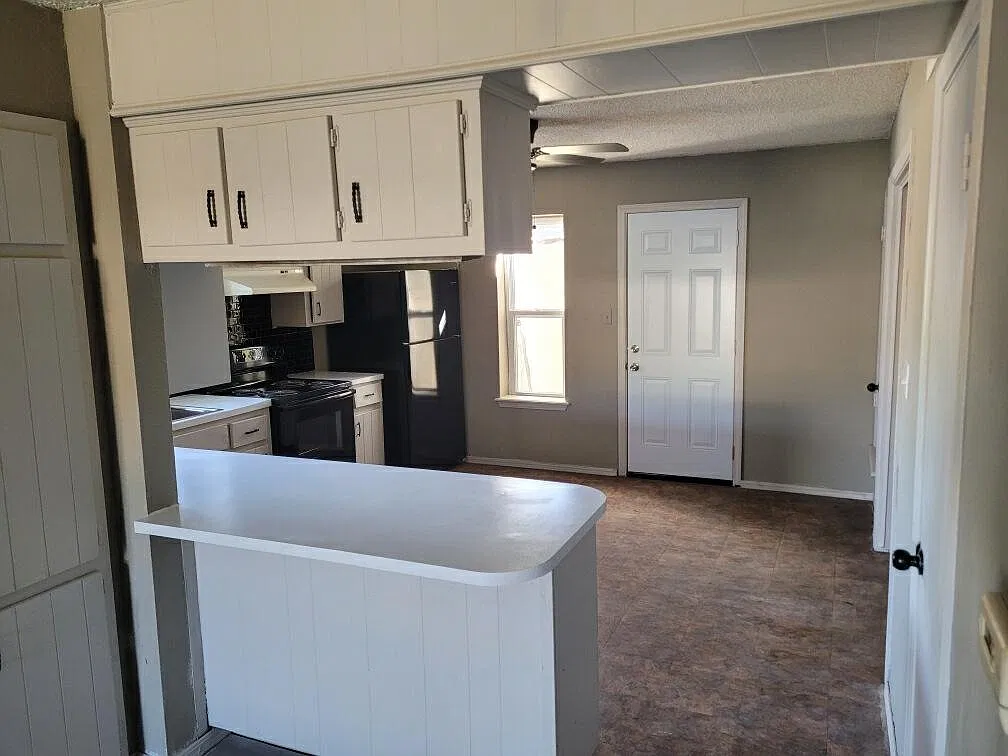 2 bed, 1.5 bath, 1250 sqft, $1,050 — Photo 4