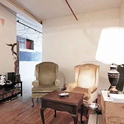 Rented by Nooklyn NYC LLC | media 97