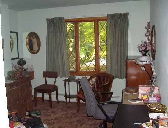 4th image of 1750 Riverdale Dr