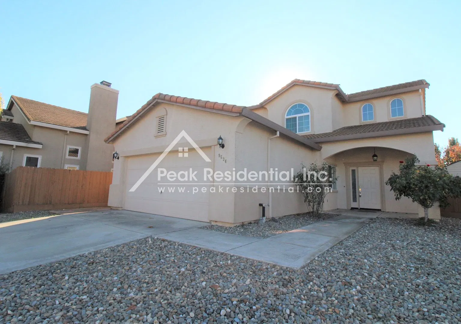 Very Nice 4bd/3ba Elk Grove House with 2 Car Garage! — Photo 1