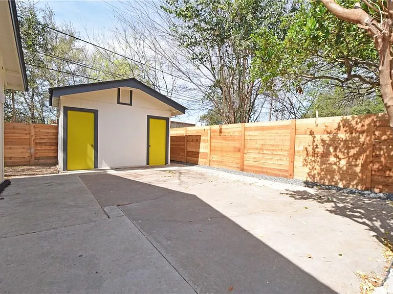 6400 Brookside Dr #B — Photo 22