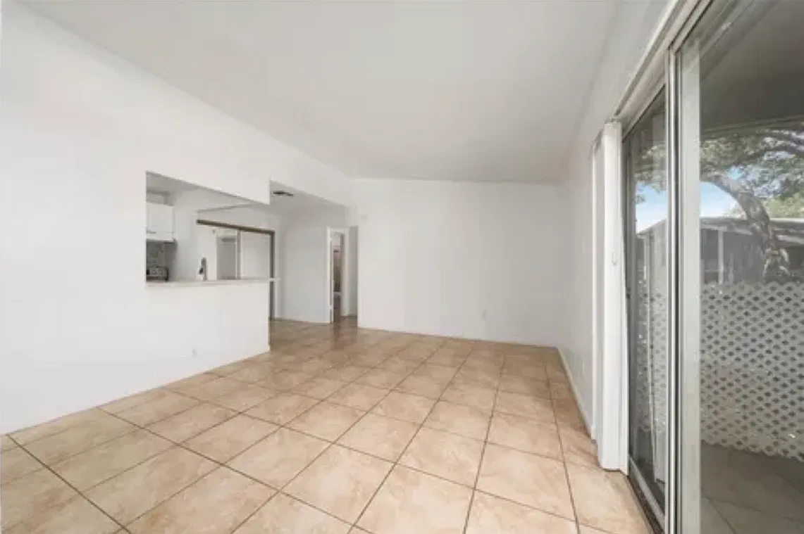 2 bed, 910 sqft, $1,600 — Photo 4