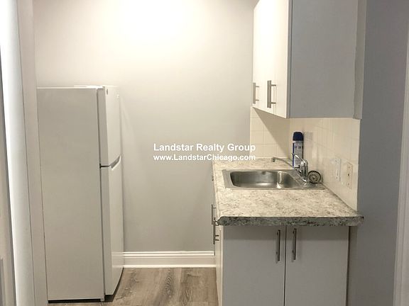 2nd image of 4241 N Kenmore Ave Unit G2
