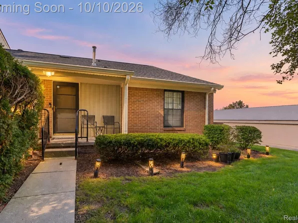 31218 Country Way, Farmington Hills, MI 48331