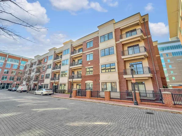 155 Riverplace Way Unit 201, Greenville, SC 29601