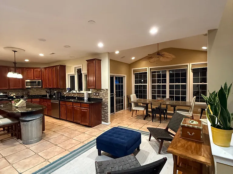 1006 Glendevon Dr — Photo 17