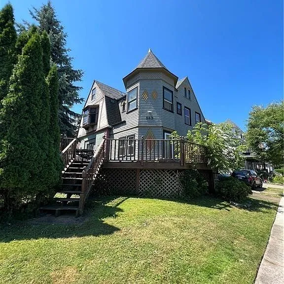 590 Richmond Ave #4 — Photo 4