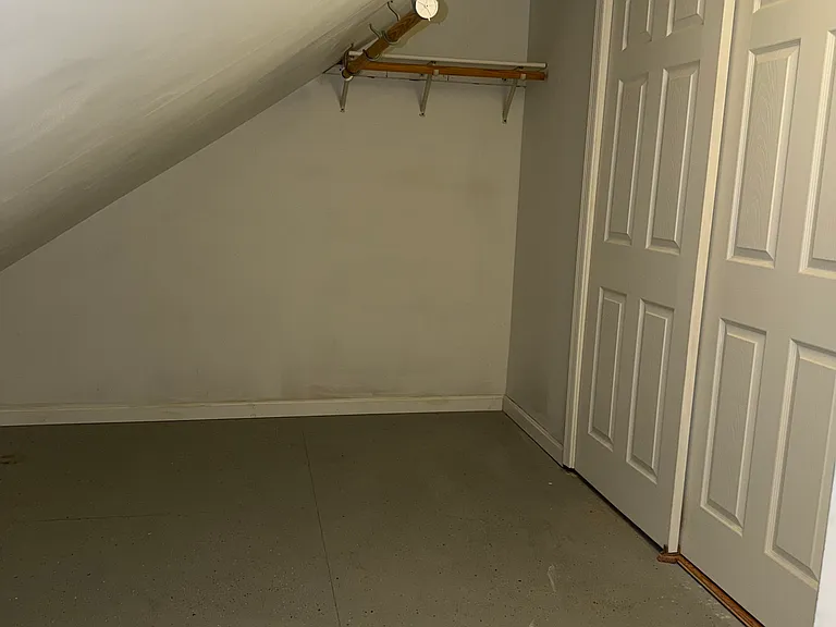 220 Gross Ave — Photo 48