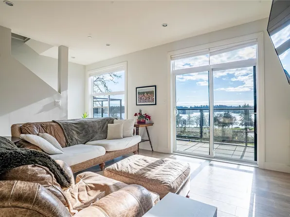 20 Avanti Pl, View Royal, BC V8Z 0E9