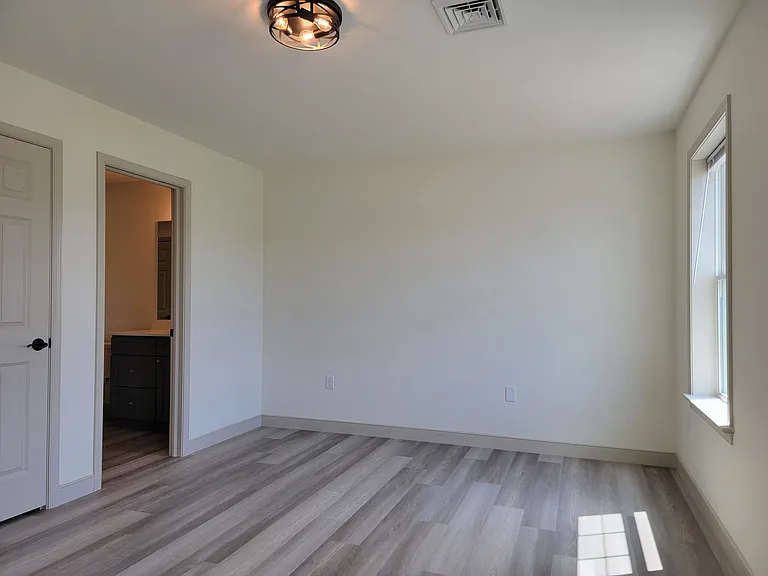 11 Yacht Ave #B — Photo 13