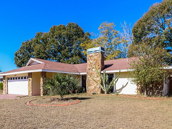 3rd image of 5503 Blue Jay Ln