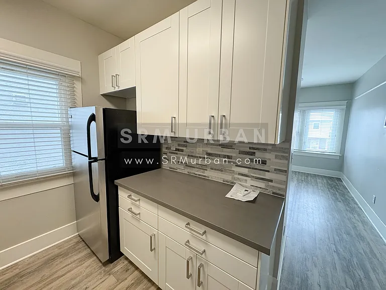 2027 Front St #1 — Photo 3