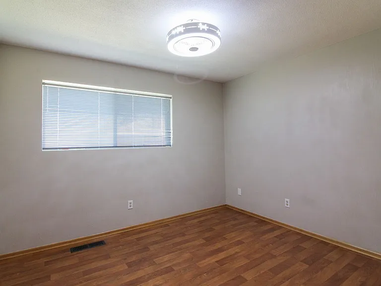 1500 Woodbury St — Photo 15