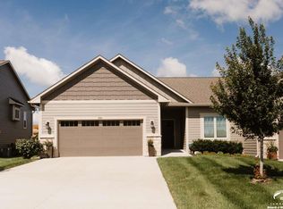 5751 Chimney Rocks Cir, Lawrence, KS 66049