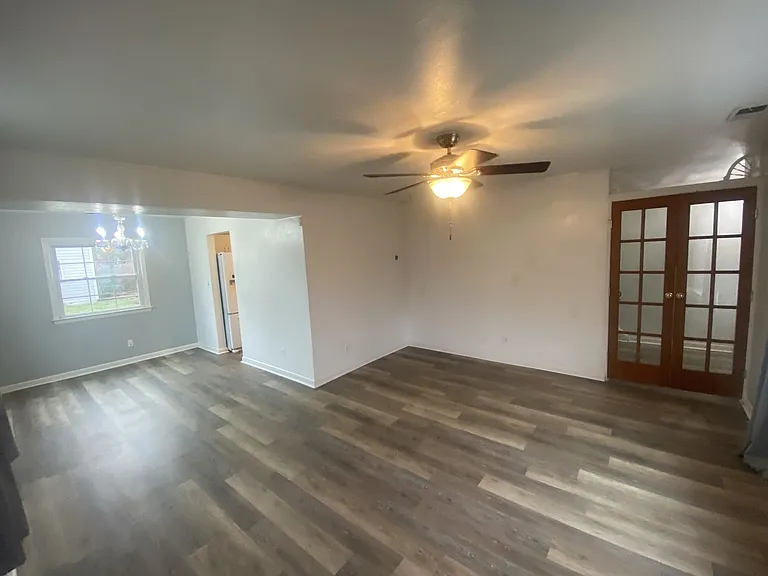 8225 Tabor Ct — Photo 6