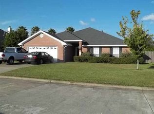 311 Hunter Ridge Ln, Nederland, TX 77627