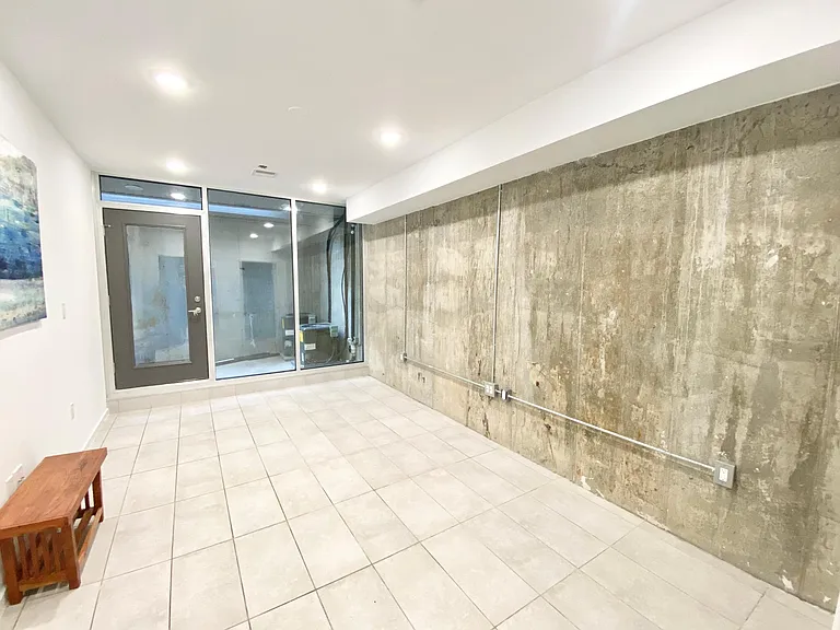 1233 N Franklin St #1 — Photo 23