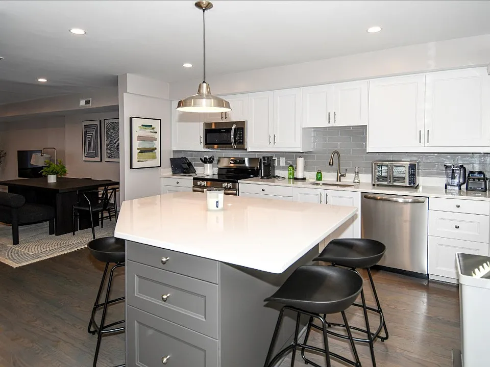 4427 1/2 Macarthur Blvd NW #B