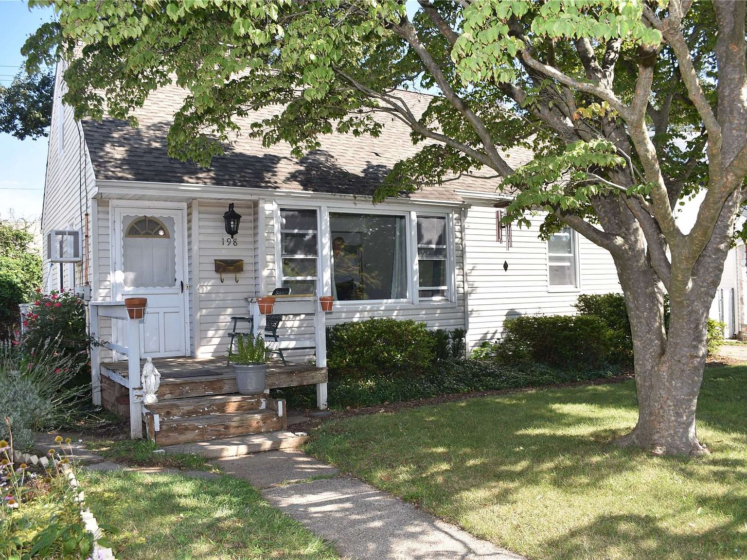 198 Albertson, Mineola, NY 11501 MLS 3499419 Zillow