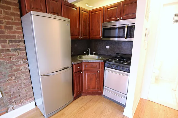 Rented by City Connections Realty | media 12