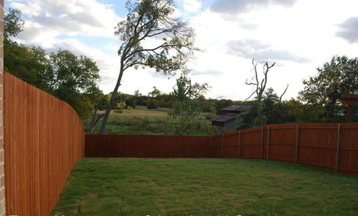 353 Orbit Dr — Photo 2
