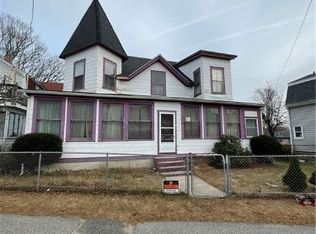 58 Bluff St, Riverside, RI 02915