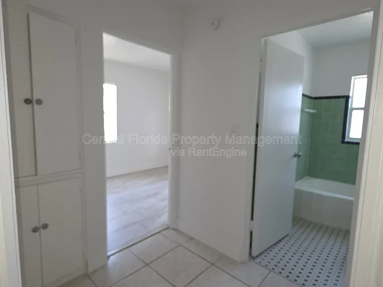 1010 E Central Blvd — Photo 13