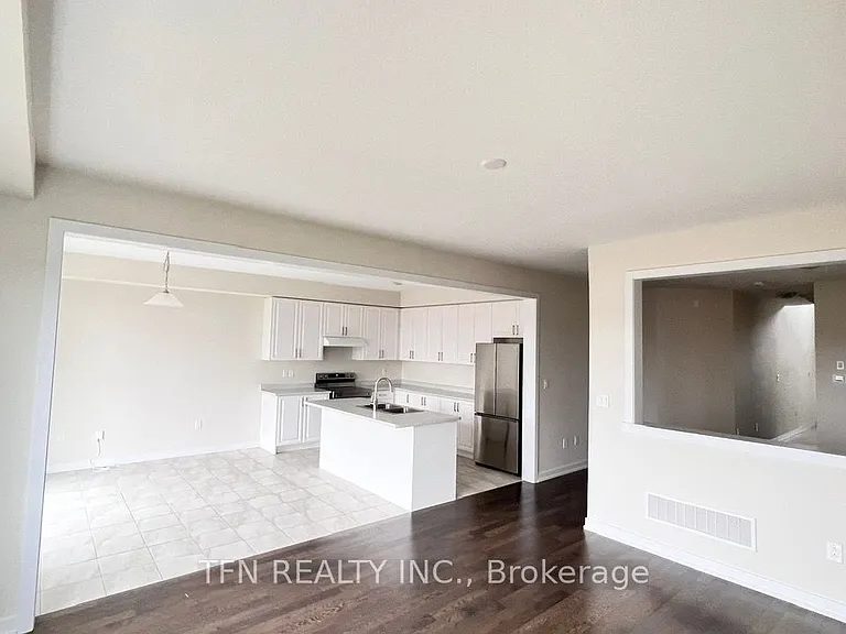 Sundin Dr — Photo 34