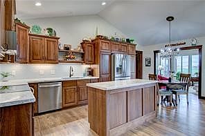 5th image of 2812 Camelot Circle