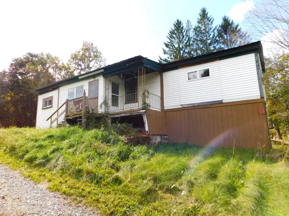 18 McPhetres Road, Sangerville, ME 04479