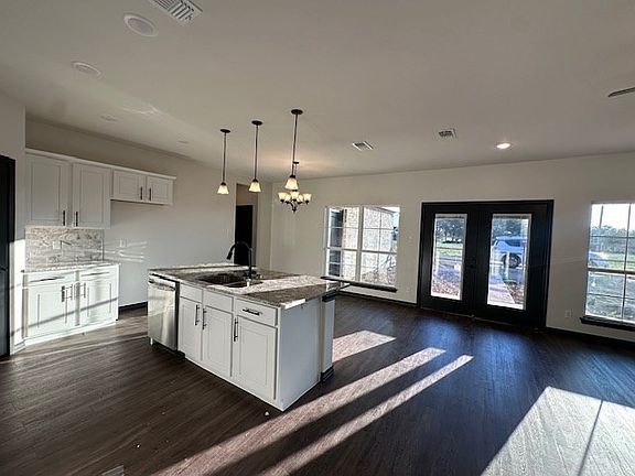 5th image of 1938 Lamplighter Ln