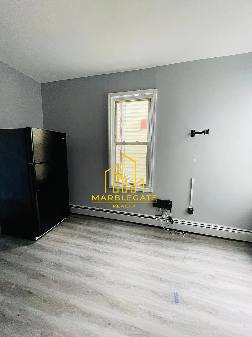 104 Sunset Ave — Photo 4