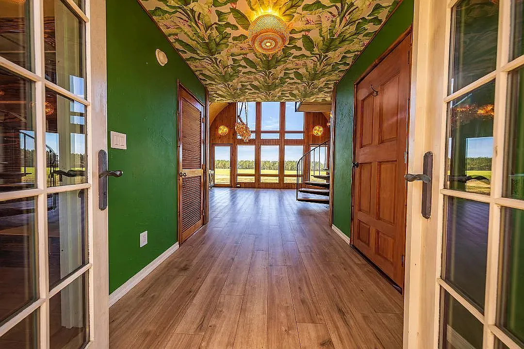 1 bed, 1100 sqft, $1,600 — Photo 3