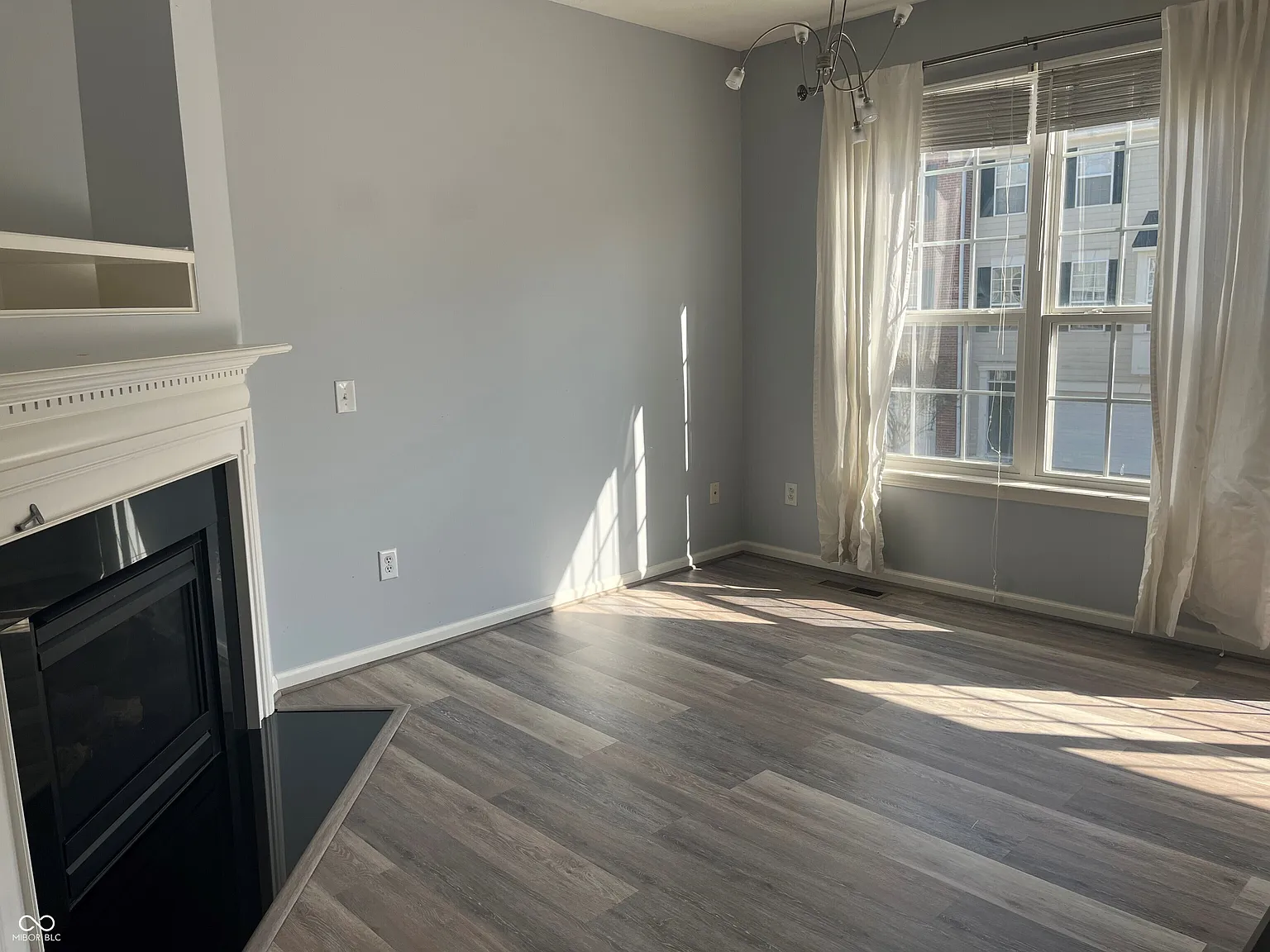 3 bed, 2.5 bath, 1160 sqft, $1,999 — Photo 4