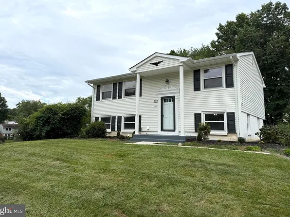 4401 Kentmore Dr, Woodbridge, VA 22193