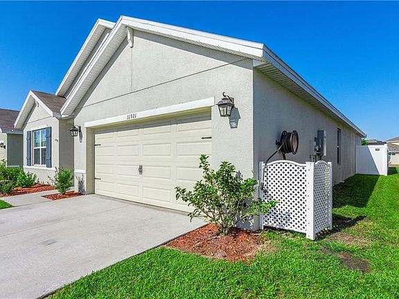 2nd image of 11921 Ledbury Commons Dr