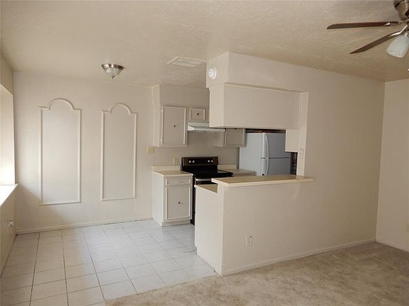 3rd image of 13569 Castilian Dr #1