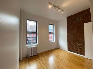 451 W 46th St APT 4A, New York, NY 10036
