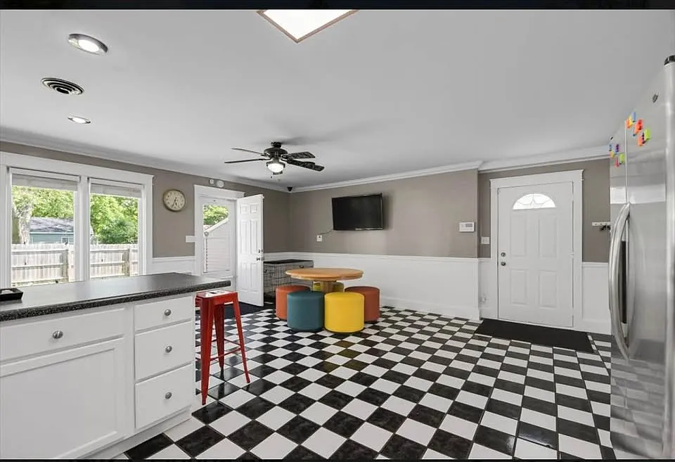 3 bed, 1575 sqft, $1,900 — Photo 3