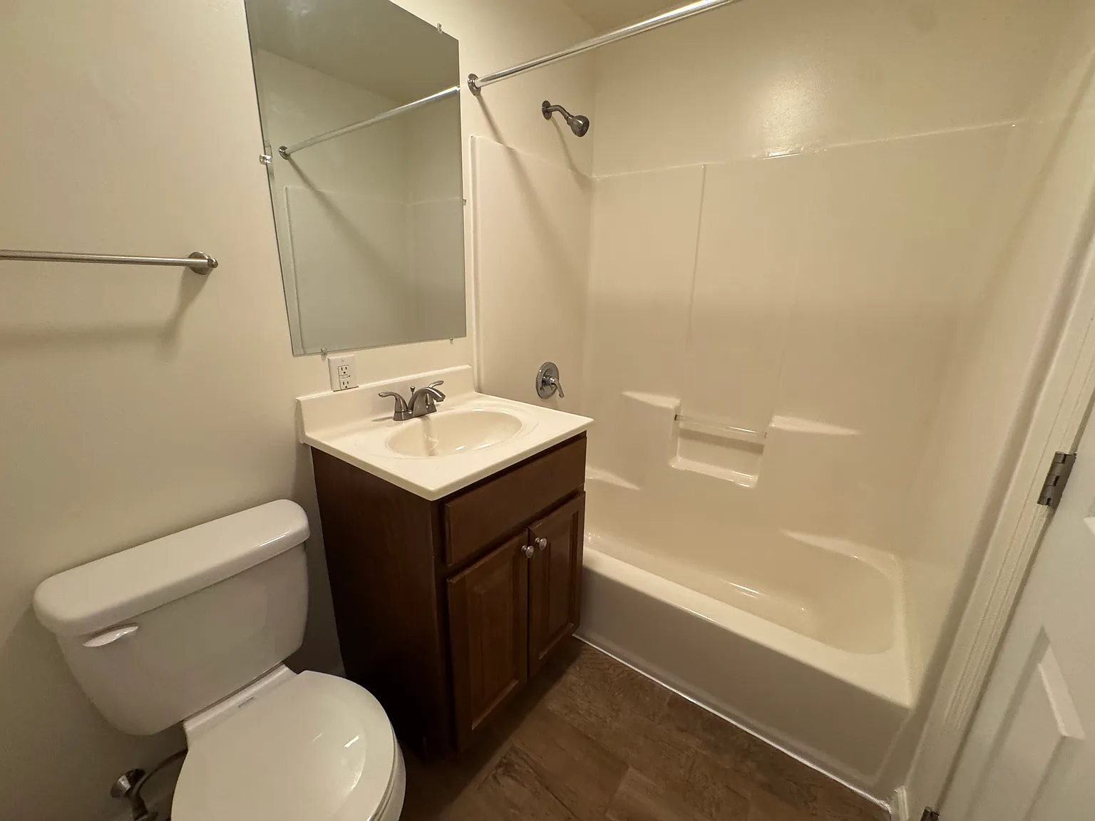 Studio, 420 sqft, $800 — Photo 3