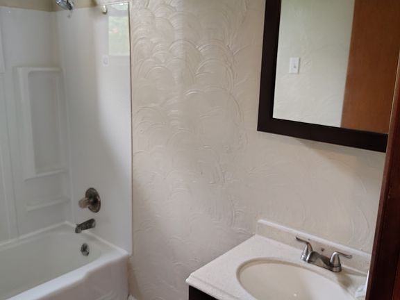 3rd image of 402 Ferndale Ave