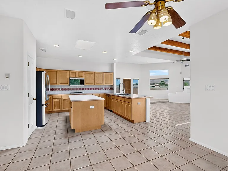 10900 San Francisco Rd NE — Photo 16