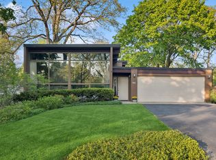 145 Blackhawk Rd, Highland Park, IL 60035