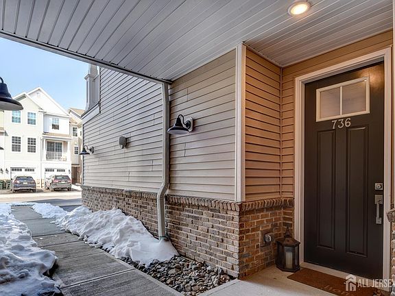 3rd image of 736 Station Rd