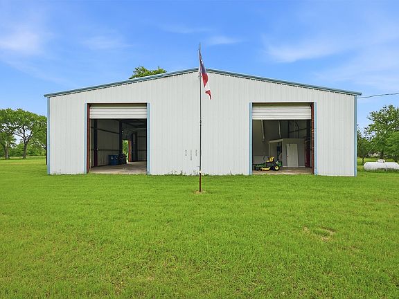 4th image of 2700 Randell Lake Rd