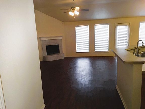 3rd image of 1710 La Caya Dr