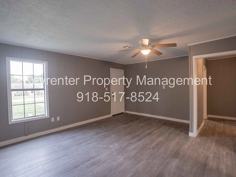 419 E Pine St — Photo 5