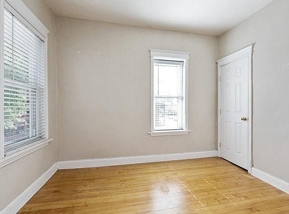 4th image of 3803 N Ravenswood Ave #2