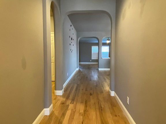 3rd image of 6933 Sylvan Meadows Dr